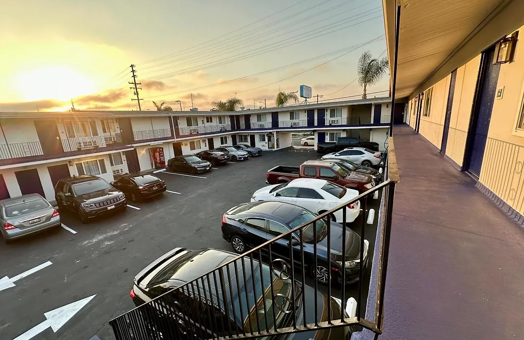 Del Aire Inn Lax-1